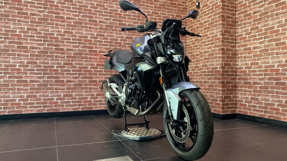 BMW F900 R